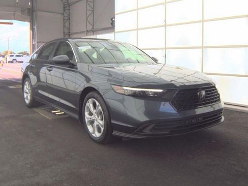 Used 2025 Honda Accord LX image 4