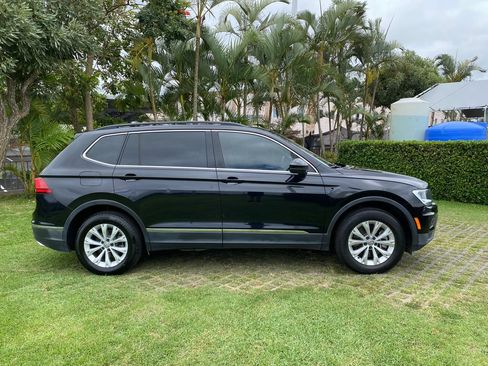 Used 2018 Volkswagen Tiguan SE w/ Panoramic Sunroof Package AWD/4WD image 8