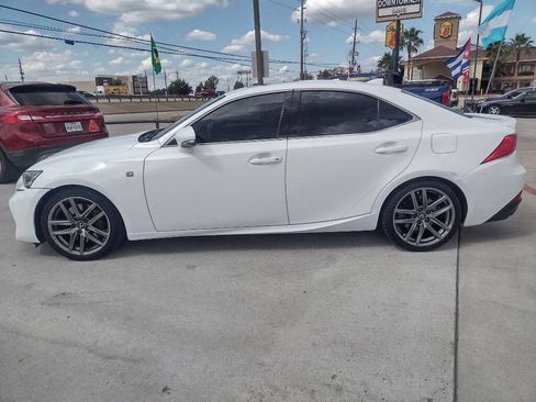 Used 2019 Lexus IS 300 image 4