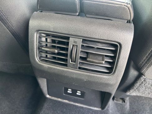 Used 2025 Nissan Rogue SV AWD/4WD image 24