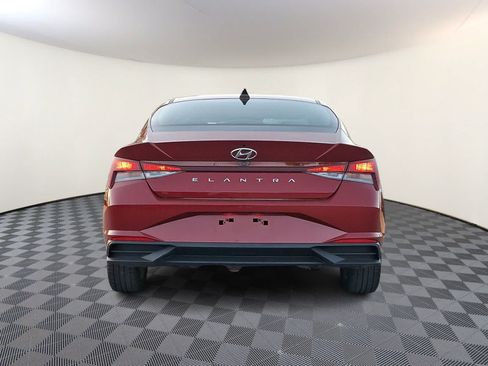 Used 2023 Hyundai Elantra SEL w/ Cargo Package FWD image 6