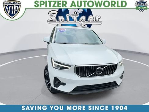 Used 2024 Volvo XC40 B5 Plus w/ Climate Package AWD/4WD image 3