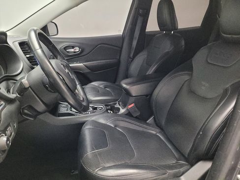 Used 2019 Jeep Cherokee Limited image 17