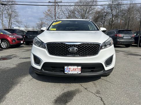 Used 2018 Kia Sorento LX image 2