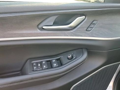 New 2025 Jeep Grand Cherokee Limited w/ Luxury Tech Group II image 10