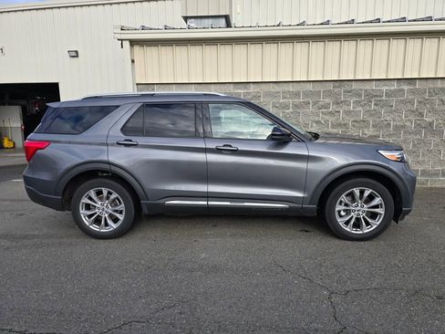 Used 2022 Ford Explorer Limited w/ Equipment Group 301A image 11