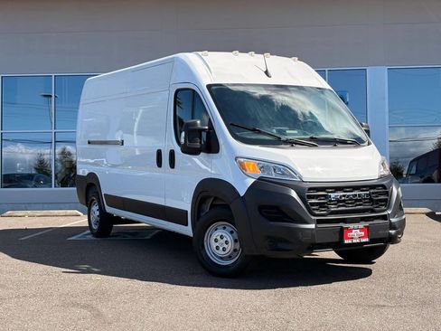 Used 2023 RAM ProMaster 2500 FWD image 2