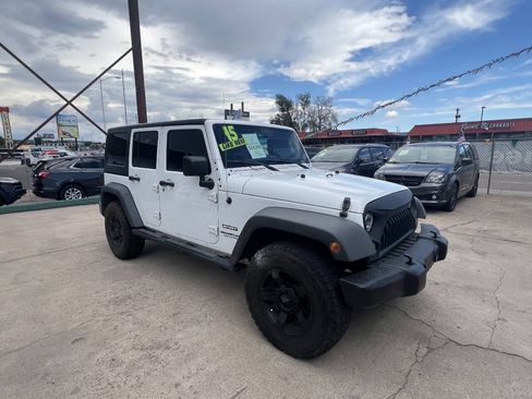 Used 2015 Jeep Wrangler Unlimited Sport w/ Quick Order Package 24S AWD/4WD image 3