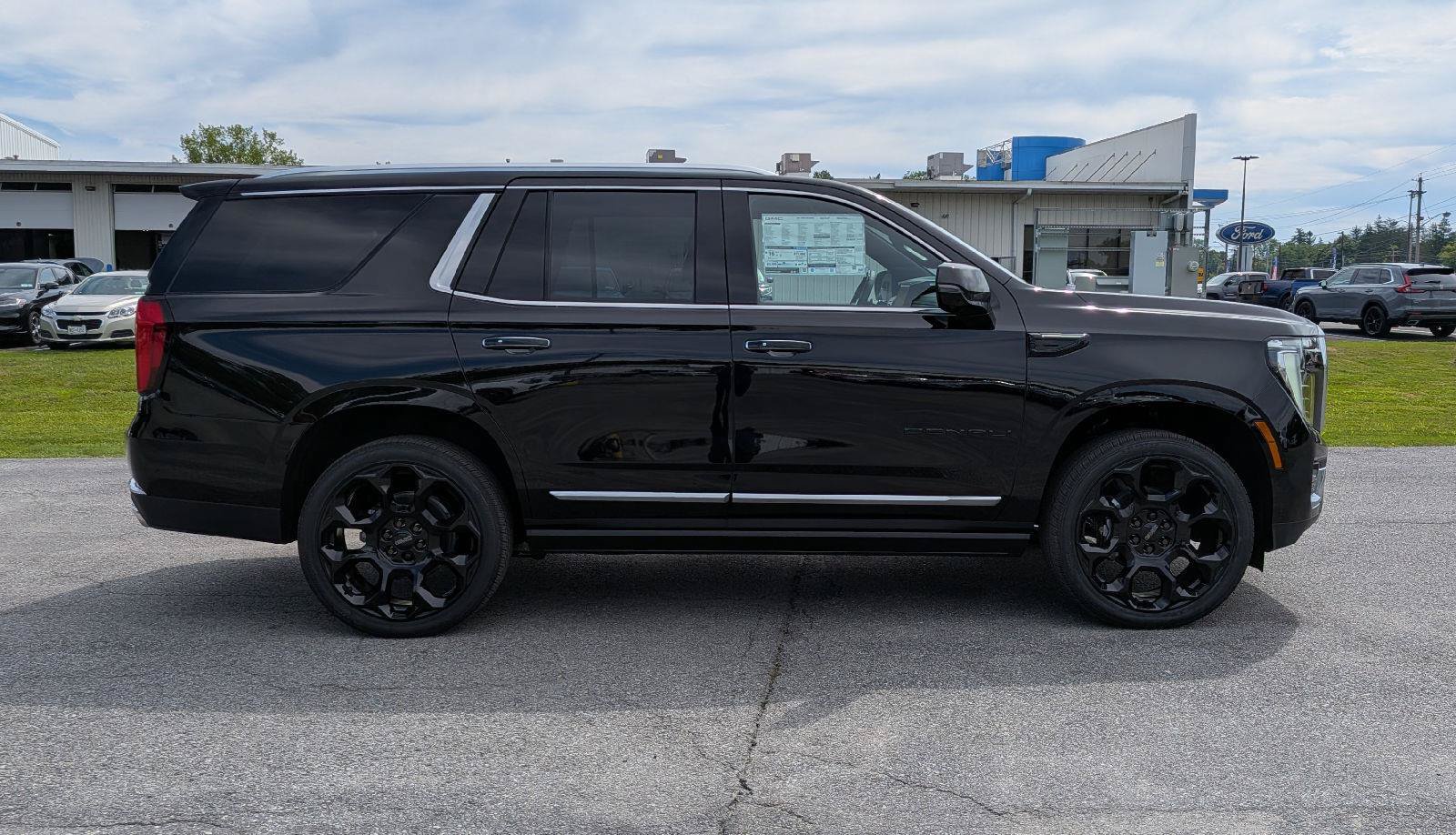 New 2026 GMC Yukon Denali w/ Denali Reserve Package AWD/4WD image 6