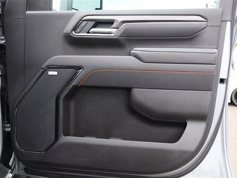 Used 2025 GMC Sierra 3500 AT4 w/ AT4 Premium Plus Package AWD/4WD image 32