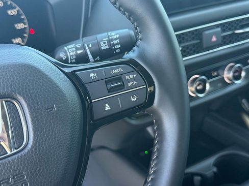 New 2026 Honda HR-V EX-L image 17