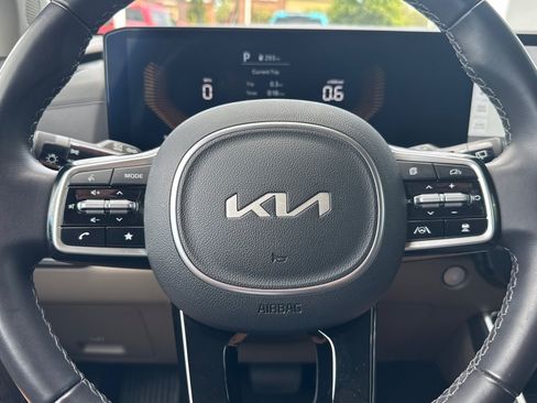Used 2026 Kia Carnival FWD image 11
