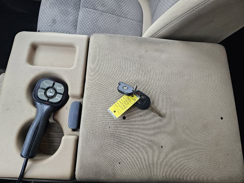 Used 2011 Ford F250 XLT w/ XLT Premium Pkg image 28