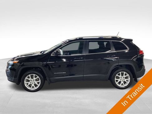 Used 2017 Jeep Cherokee Latitude AWD/4WD image 3