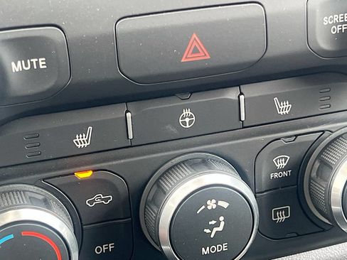 Used 2020 RAM 1500 Big Horn AWD/4WD image 20