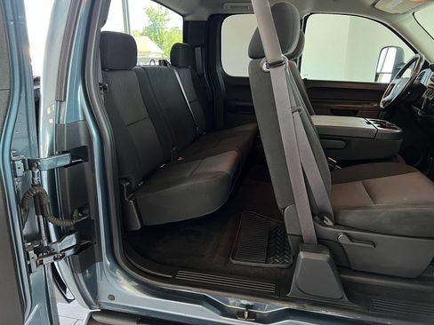 Used 2011 Chevrolet Silverado 2500 LT w/ Interior Plus Package AWD/4WD image 21