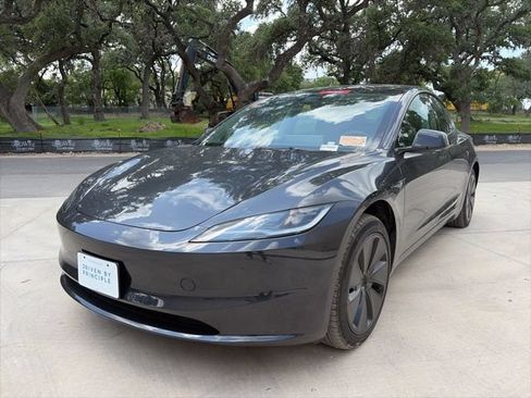 Used 2025 Tesla Model 3 RWD image 2