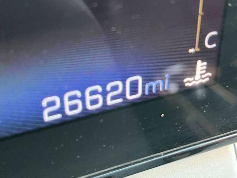 Used 2025 Chevrolet Trax LT image 39