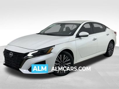 Used 2023 Nissan Altima 2.5 SV
