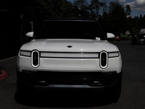 Used 2024 Rivian R1S Adventure AWD/4WD image 4