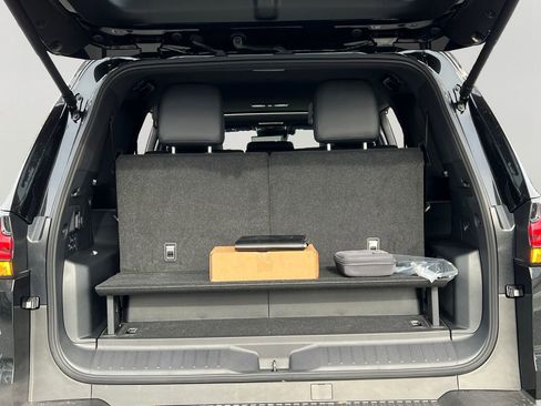 New 2026 Lexus LX 700h Luxury image 9