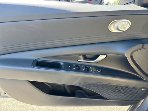 Used 2024 Hyundai Elantra Limited FWD image 21