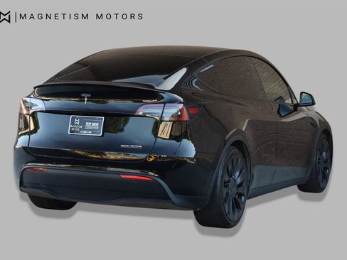Used 2022 Tesla Model Y Performance AWD/4WD image 7