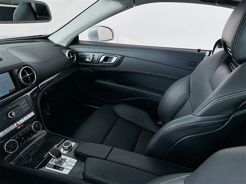Used 2019 Mercedes-Benz SL 450 w/ Premium Package image 24