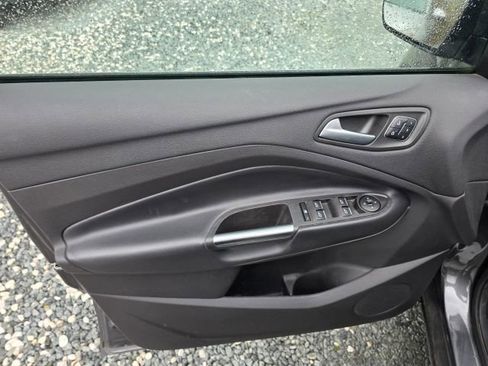 Used 2019 Ford Escape Titanium image 11