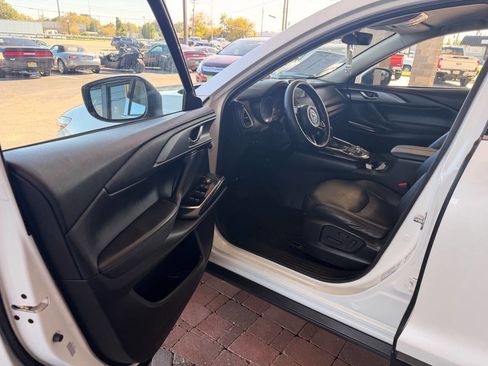 Used 2019 MAZDA CX-9 Touring image 16