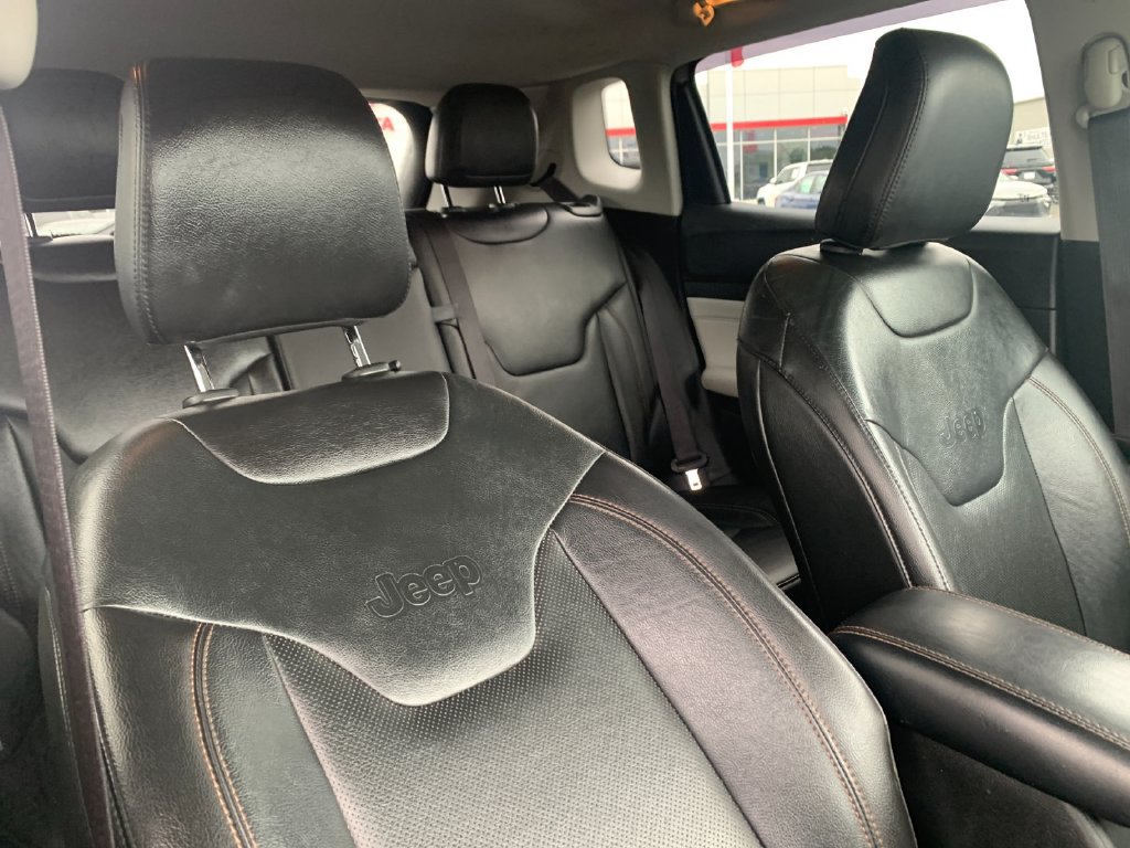 Used 2022 Jeep Compass Limited AWD/4WD image 19