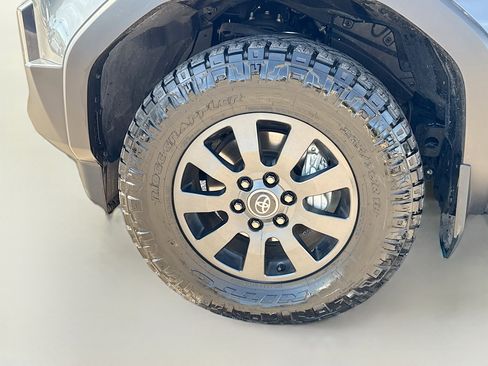 Used 2024 Toyota Land Cruiser image 41