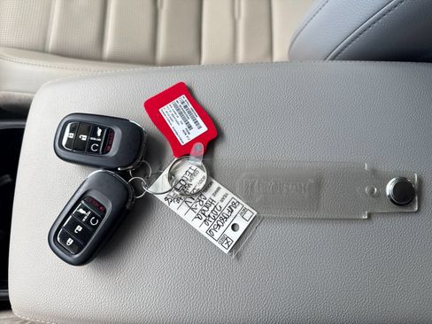Used 2026 Honda CR-V EX-L image 9