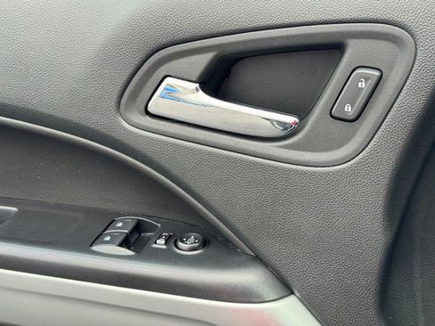 Used 2022 Chevrolet Colorado LT w/ Fleet Safety Package image 19