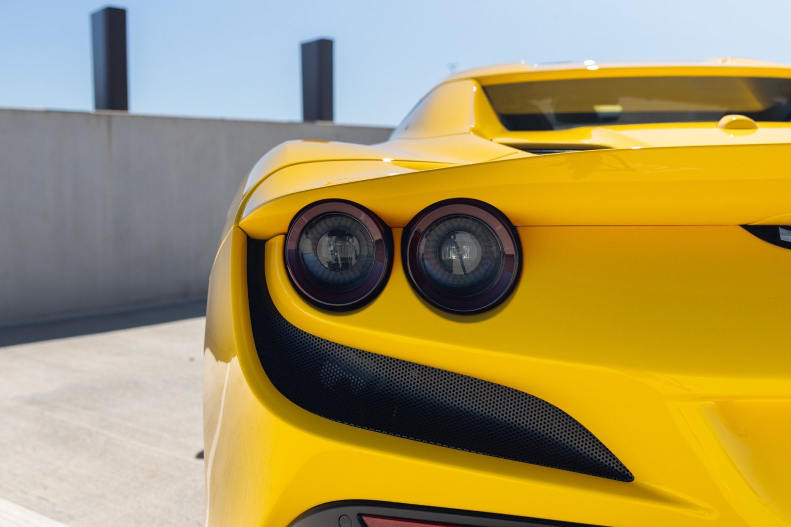 Used 2022 Ferrari F8 Tributo RWD image 35
