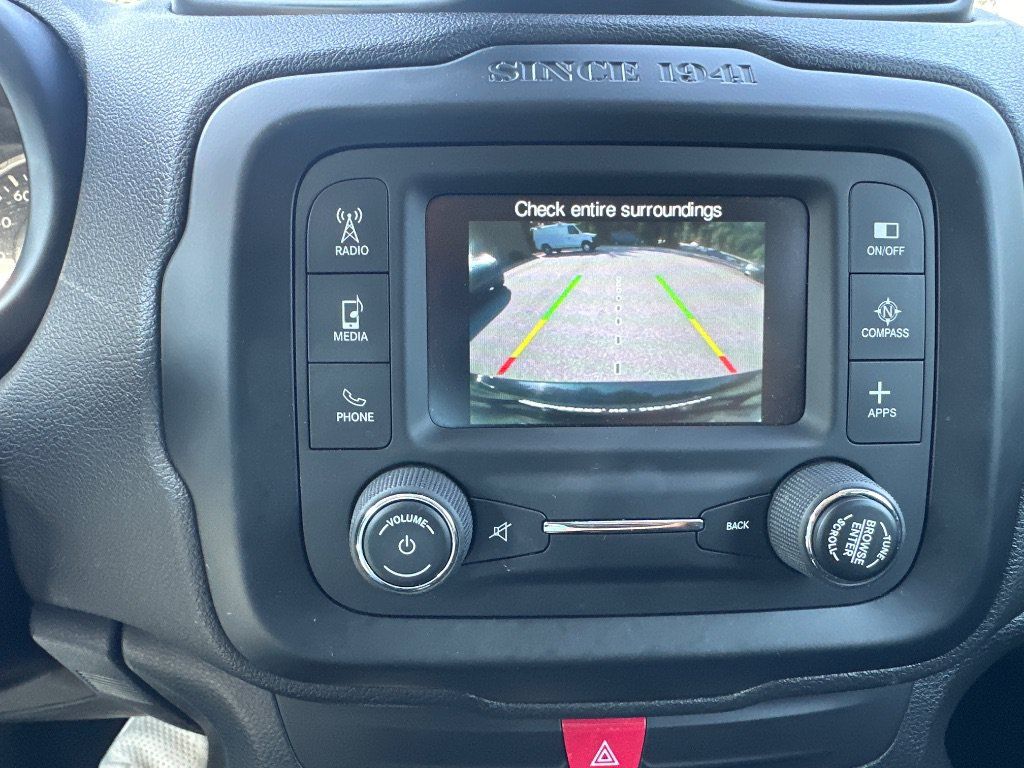 Used 2017 Jeep Renegade Altitude FWD image 35