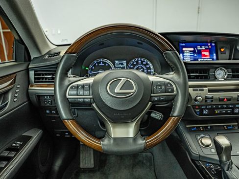 Used 2018 Lexus ES 350 w/ Premier Package FWD image 24