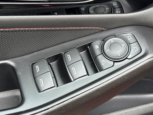 Used 2023 Chevrolet Traverse RS FWD image 12