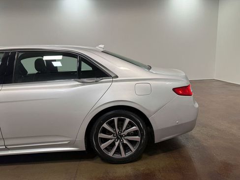 Used 2019 Lincoln Continental Premiere image 37