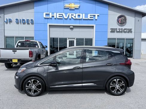 Used 2017 Chevrolet Bolt Premier w/ Driver Confidence II Package FWD image 4