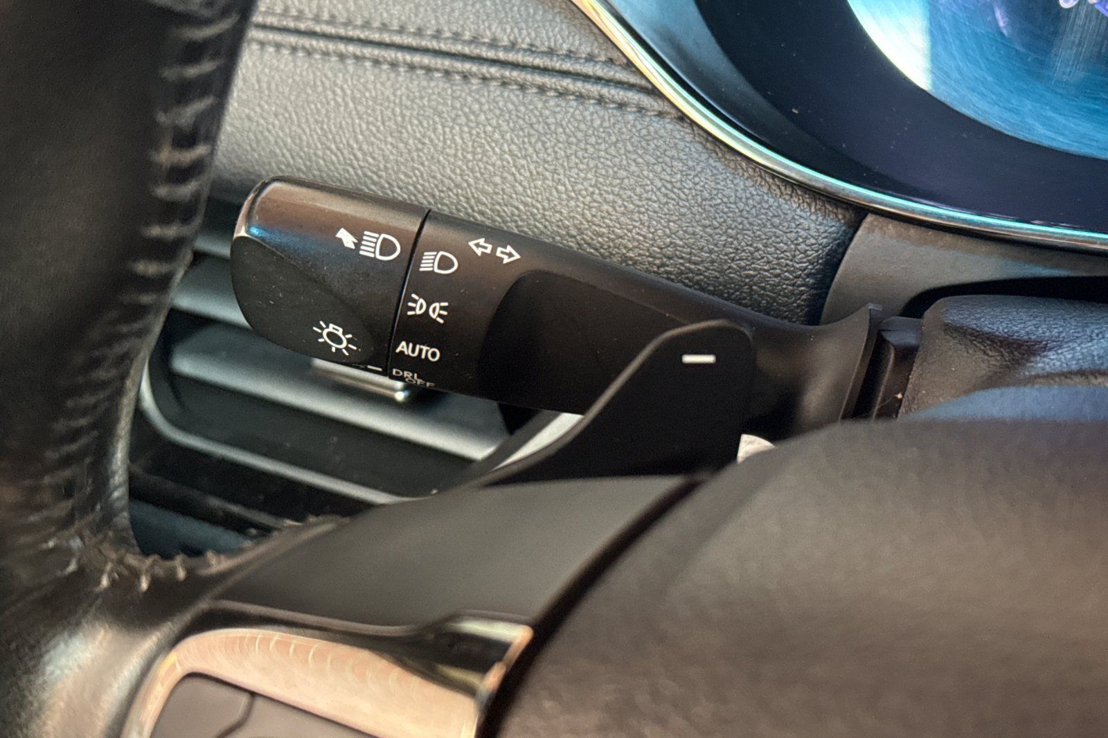 Used 2016 Toyota Avalon Touring FWD image 33