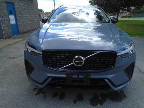 Used 2024 Volvo XC60 B5 Plus w/ Climate Package AWD/4WD image 4