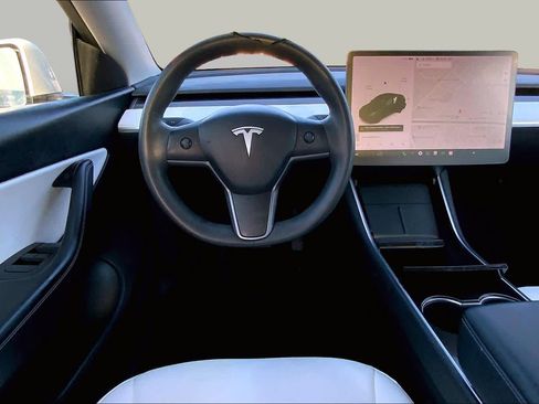 Used 2020 Tesla Model Y Long Range AWD/4WD image 5