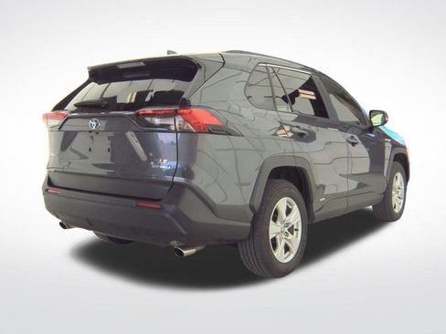Certified 2020 Toyota RAV4 XLE w/ Convenience Package image 4