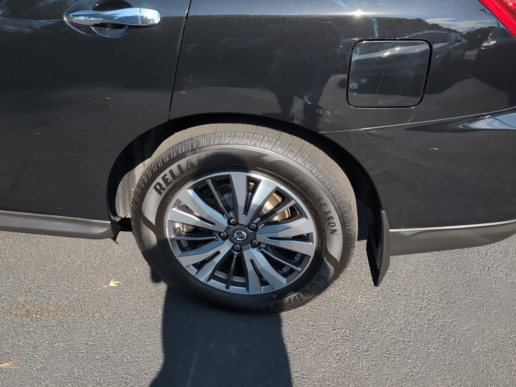 Used 2017 Nissan Pathfinder S AWD/4WD image 13