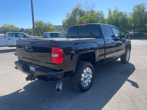 Used 2016 GMC Sierra 2500 Denali w/ Duramax Plus Package AWD/4WD image 4
