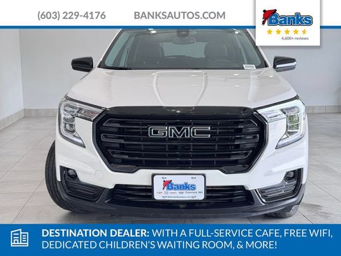 Certified 2024 GMC Terrain SLT w/ Elevation Edition AWD/4WD image 3