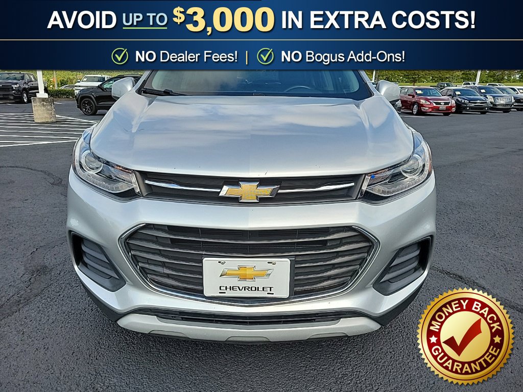 Used 2019 Chevrolet Trax LT w/ LT Convenience Package AWD/4WD image 2