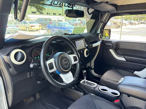 Used 2016 Jeep Wrangler Sport AWD/4WD image 5
