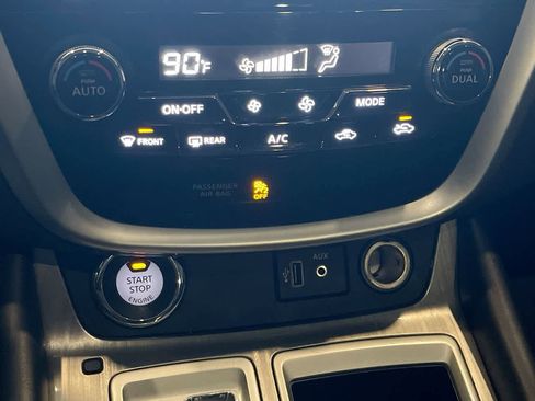 Used 2018 Nissan Murano S image 19